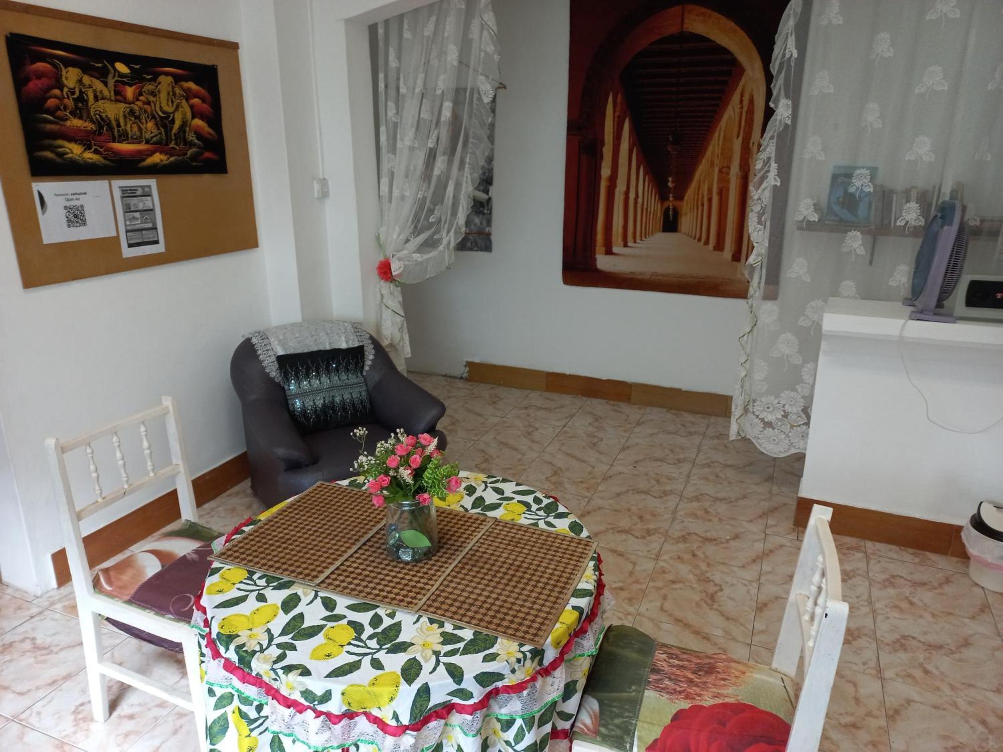 Open Air Cafe & Apartments Port Louis Quarto foto
